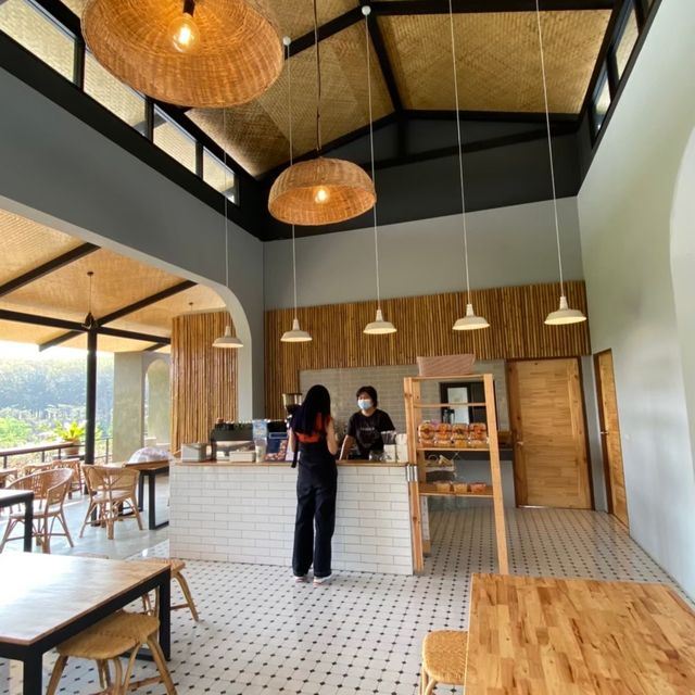 สวนแม่หม่อน ฟาร์ม แอนด์ คาเฟ่ - ที่เที่ยววังน้ำเขียว
