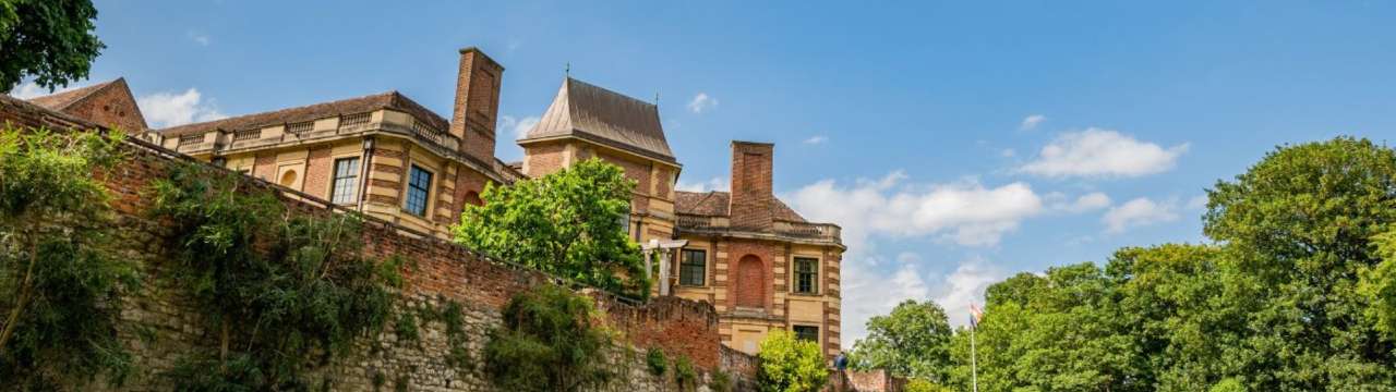 Getting the train to Eltham Palace: Closest station & popular routes