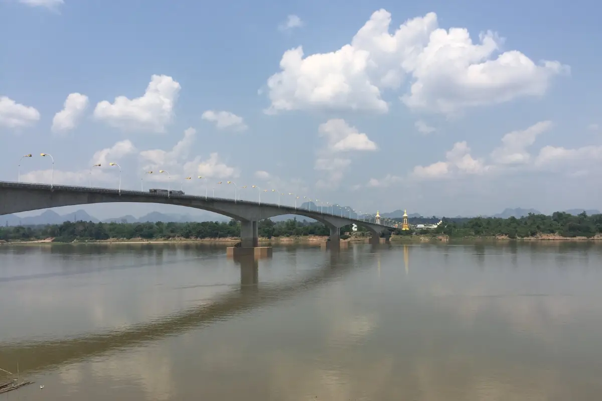 สะพานมิตรภาพไทย-ลาว