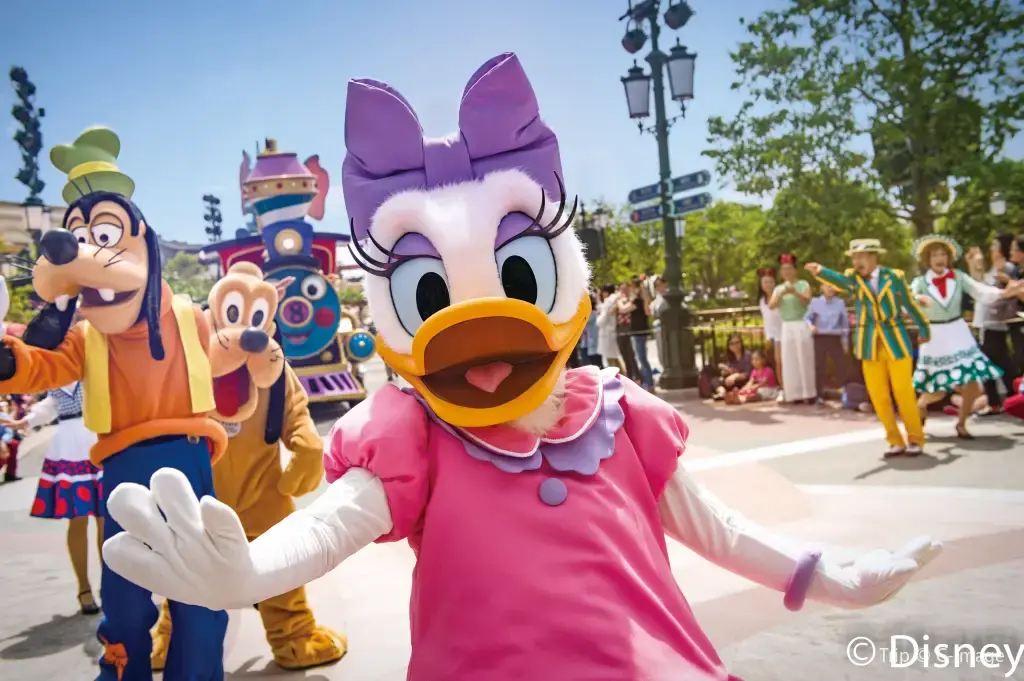 Shanghai Disneyland Mickey Avenue