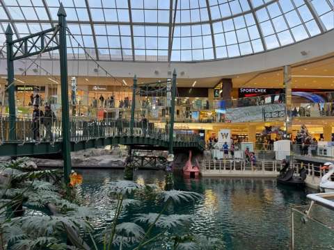 エドモントン空港での乗り継ぎ待ち時間の過ごし方