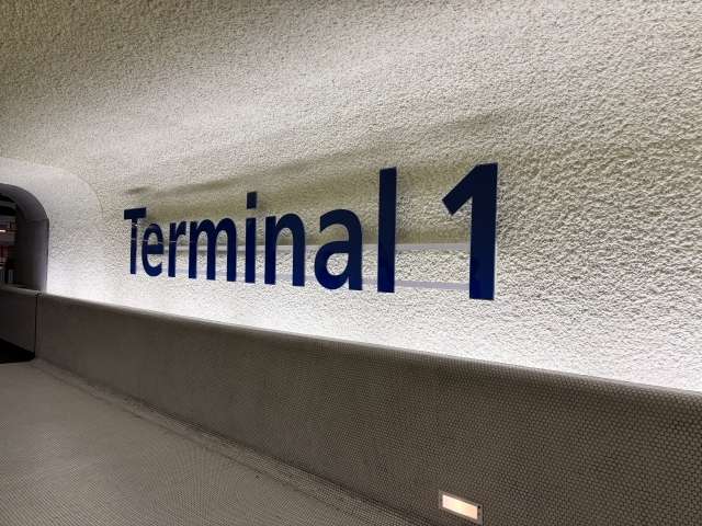 シャルル・ド・ゴール空港乗り継ぎのターミナル間の移動手段と時間