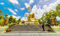 วัดพระธาตุดอยคำ หลวงพอทันใจ
