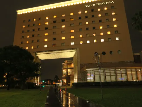 Navios Yokohama Exterior Photos