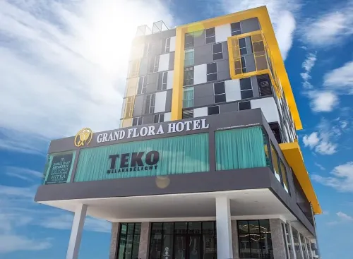 Grand Flora Hotel Экстерьер Photos