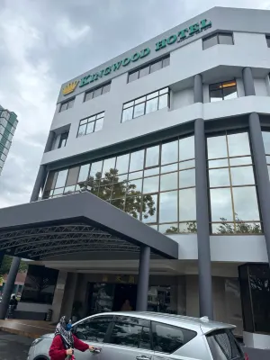 Kingwood Hotel Kuching Extérieur Photos