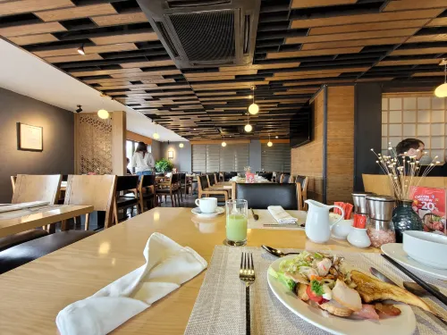 Bespoke Trendy Hotel Hanoi 식사 Photos