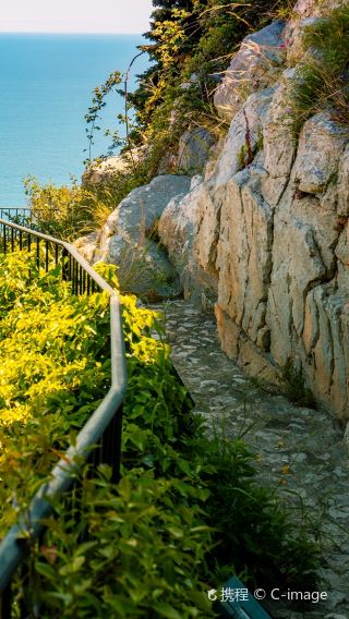 8D7N • Nice – Monaco – Paris: 8-day custom private tour with private vehicle & flexible schedule