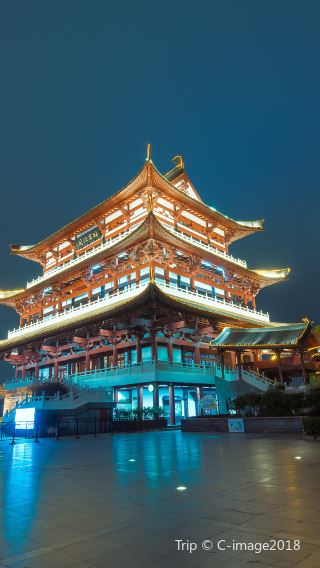 3박4일 • 후난성 박물관 + 악록산 문화투어(창사) + 우이광장 야경 투어 + 웨양 자이언트판다 테마파크 + 전신 마사지 증정 + NO쇼핑NO팁
