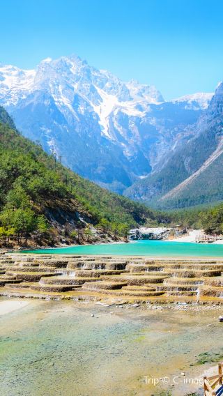5D4N • Yunnan 5-day 4-night tour: Kunming + Dali + Lijiang: daily departures, English-speaking guide, 24-hour online concierge, 4-diamond hotels throughout, Yunnan cuisine