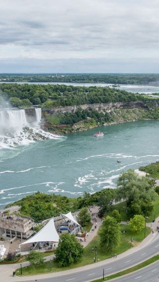 2D1N • Canada Toronto & Niagara Falls Highlights Tour, Explore CN Tower or Ripley's Aquarium and Famous Niagara Falls