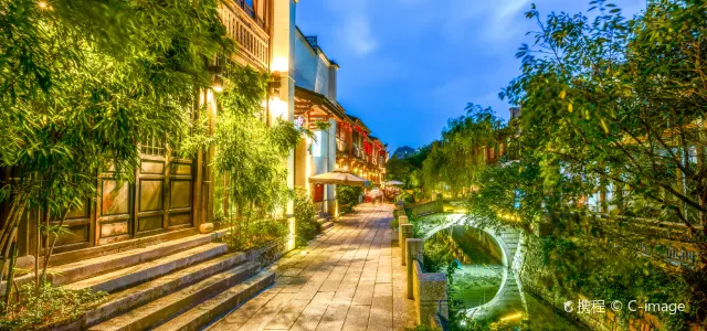 Three Lanes and Seven Alleys