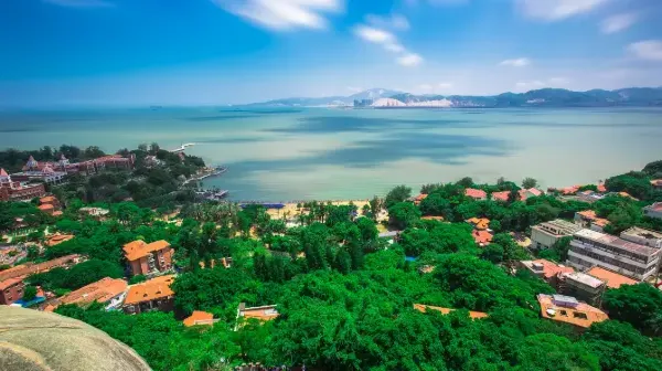 厦門高崎国際空港で乗り継ぎ中に市内に出られる？