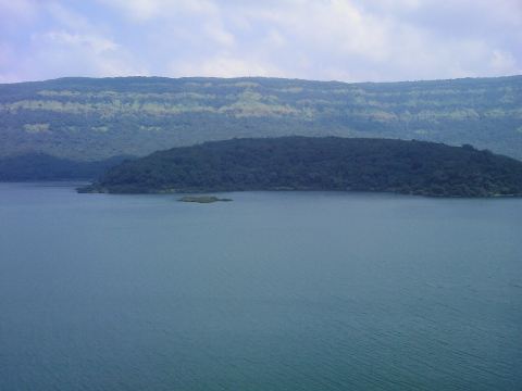 The majestic Shivsagar Lake in Bamnoli