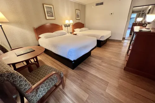 Ramada by Wyndham State College Hotel & Conference Center Chambres Photos