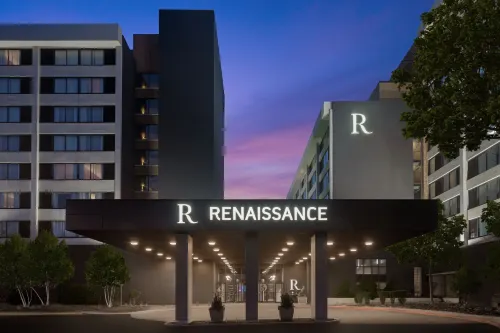 Renaissance Chicago North Shore Hotel Exterior Photos