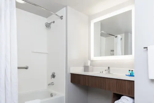 Holiday Inn Express & Suites Newport News Photos