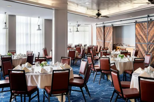 Courtyard Seattle Downtown/Lake Union Restauration Photos