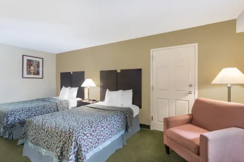 Days Inn & Suites by Wyndham Columbia Airport Photos