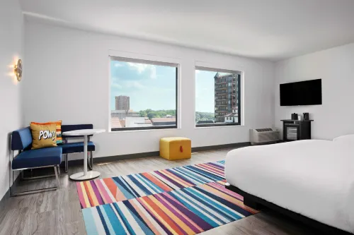 Aloft Kansas City Country Club Plaza Photos