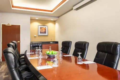 Hampton Inn & Suites Denver-Cherry Creek Business Facilities Photos