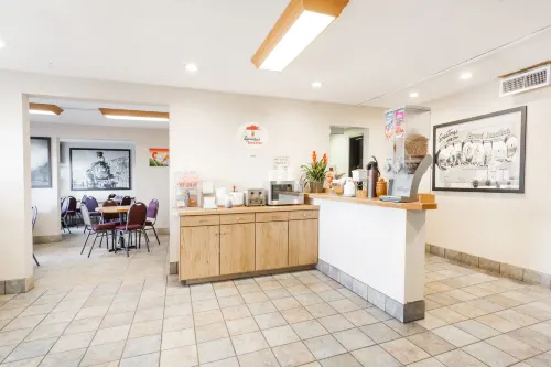 Super 8 by Wyndham Grand Junction Colorado Dining Photos