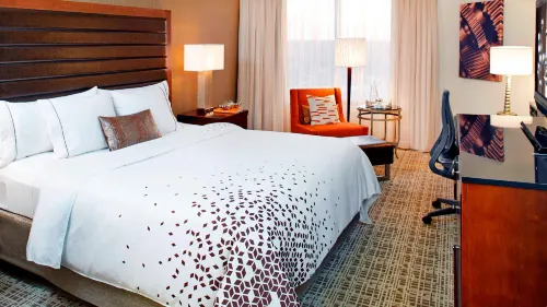 Renaissance St. Louis Airport Hotel Rooms Photos