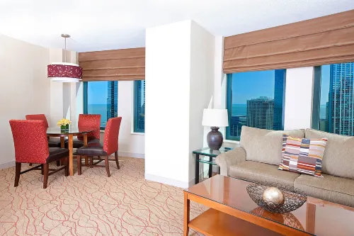 Sheraton Grand Chicago Riverwalk Photos