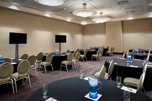 Indianapolis Marriott Downtown Business Photos