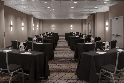 Renaissance Chicago North Shore Hotel Business Facilities Photos