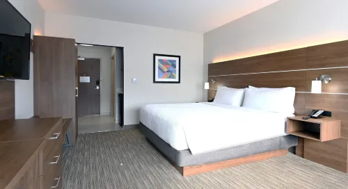 Holiday Inn Express & Suites Aurora Photos
