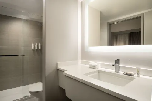 Costa Mesa Marriott Photos