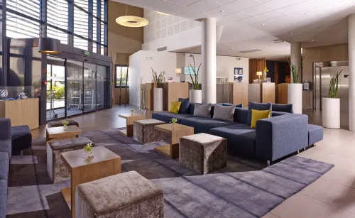 Holiday Inn Express Toulouse Airport Öffentliche Flächen Photos