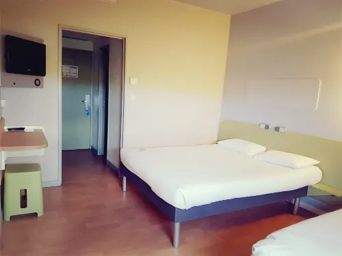 Hôtel ibis budget Arles Palais des Congrès Chambres Photos