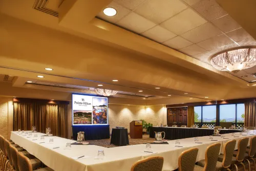Hilton Phoenix Tapatio Cliffs Resort Business Facilities Photos