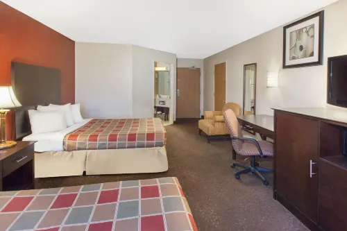 Travelodge by Wyndham Romulus Detroit Airport Photos