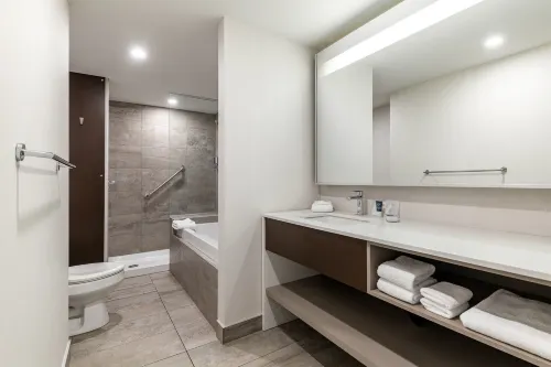 Four Points by Sheraton Lévis Convention Centre Photos