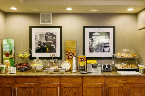 Hampton Inn Ft. Collins Restauration Photos