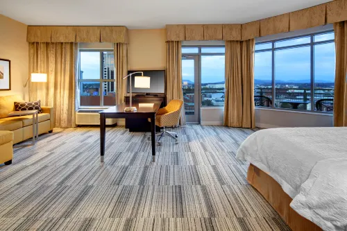 Hampton Inn & Suites Roanoke Downtown Featured Photos