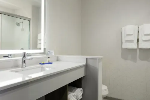 Holiday Inn Express & Suites Aurora Photos