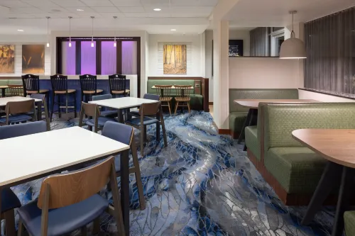 Fairfield Inn & Suites Springfield Northampton/Amherst Dining Photos