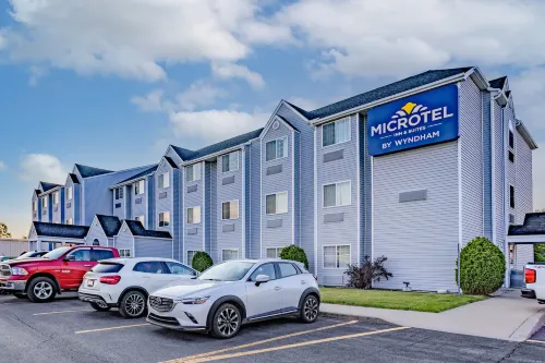 Microtel Inn & Suites by Wyndham Plattsburgh Ngoại thất Photos
