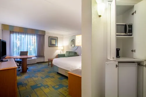 La Quinta Inn & Suites by Wyndham Charlotte Airport South Photos