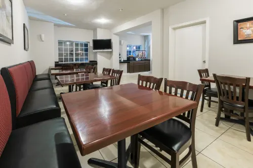 Microtel Inn & Suites by Wyndham Scott Lafayette Restauration Photos