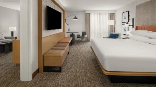 Sheraton Milwaukee Brookfield Hotel Rooms Photos