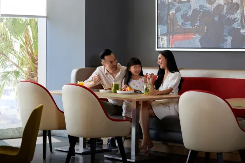 Four Points by Sheraton Surabaya, Tunjungan Plaza Dining Photos