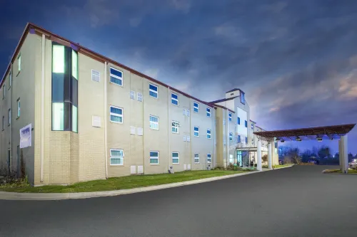 Travelodge by Wyndham Romulus Detroit Airport Außen Photos