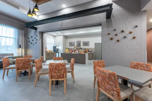 Hampton Inn & Suites by Hilton Charlottetown, PEI Dining Photos