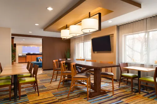 Fairfield Inn & Suites Minneapolis Bloomington/Mall of America Business Facilities Photos