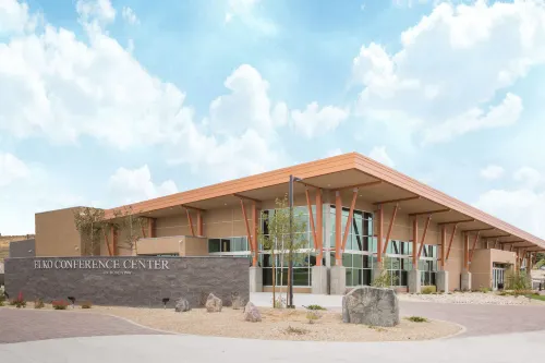 Super 8 by Wyndham Elko Exterior Photos
